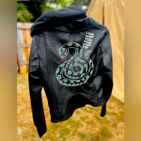 Swift Inspired Hooded Leather Jacket - Picture 10 of 15